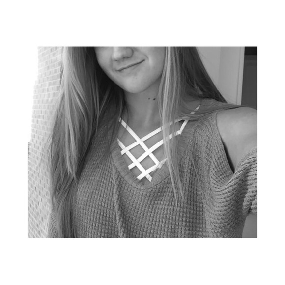 GREY strappy crop top - Picture 3 of 3